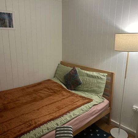 Mini Cabin In A Quiet Area London Exterior photo