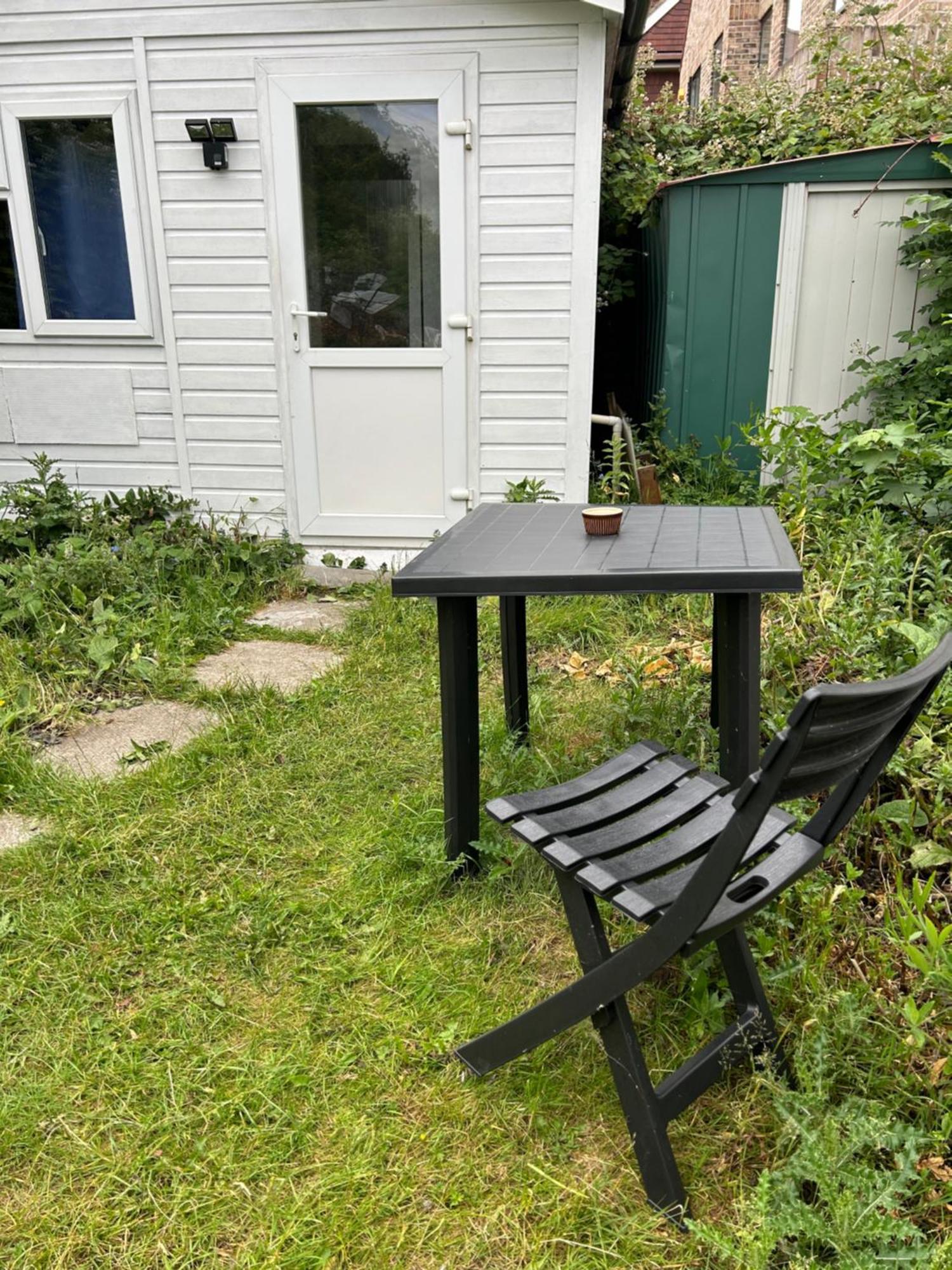 Mini Cabin In A Quiet Area London Exterior photo